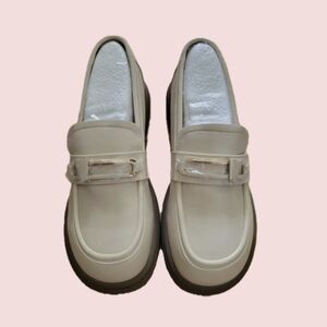 New Cream Leather Loafers – Size 7.5 | Chunky Sole, Gold Detail